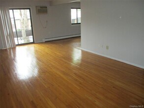 2 Charles Ln in Pomona, NY - Building Photo - Building Photo