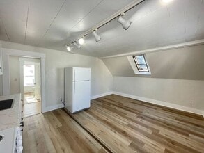 17 Silver St in Rochester, NH - Building Photo - Building Photo