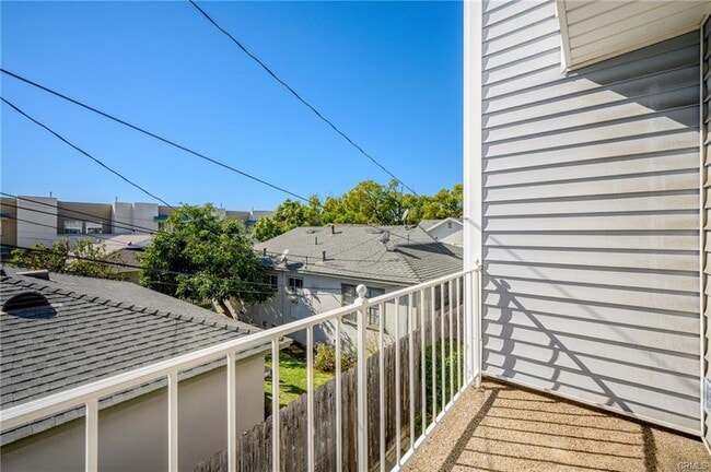 1030 Ruberta Ave in Glendale, CA - Building Photo - Building Photo