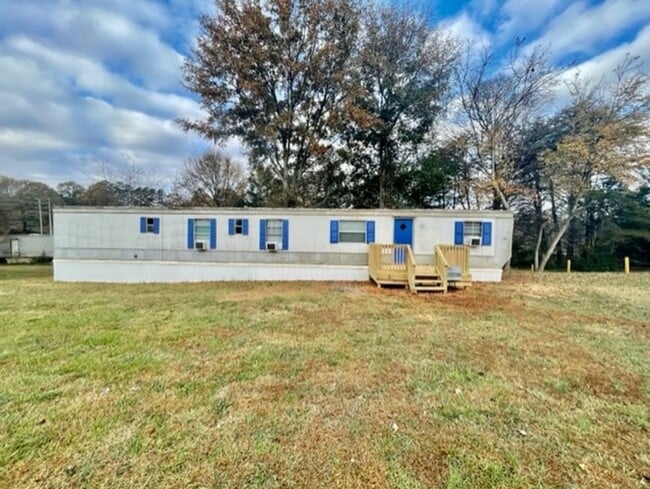 109 Lynnhaven Dr in Dallas, NC - Building Photo - Building Photo