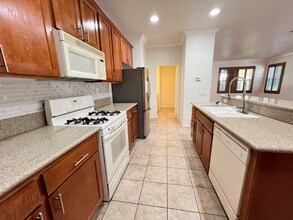 11433 Mountain View Dr in Rancho Cucamonga, CA - Foto de edificio - Building Photo