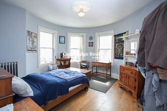 3 Kinnaird St, Unit 1 in Cambridge, MA - Building Photo - Building Photo