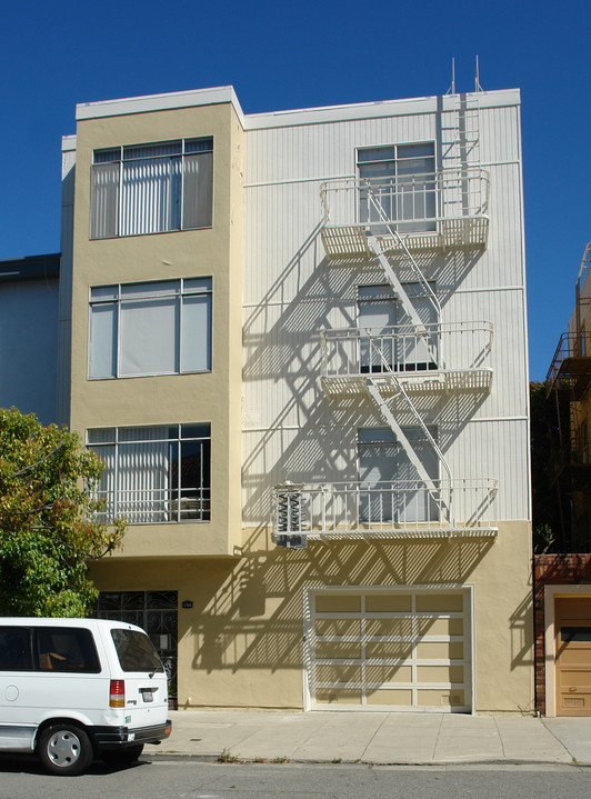 1760 Beach St in San Francisco, CA - Building Photo