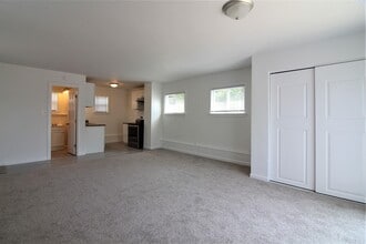 713 S Hawthorne St in Kennewick, WA - Building Photo - Building Photo