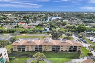 7860 NW 50th St in Lauderhill, FL - Building Photo - Building Photo