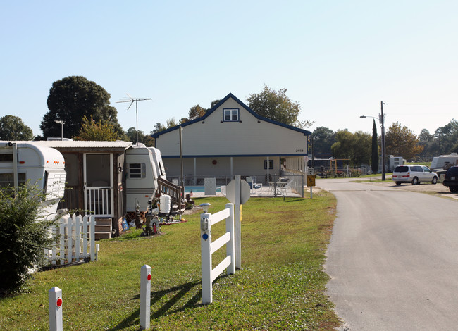 2614 Holden Beach Rd SW in Supply, NC - Building Photo - Building Photo