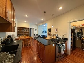 67 Highland Ave, Unit 5 in Cambridge, MA - Building Photo - Building Photo