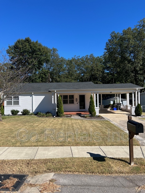 1327 Marion Dr in Irondale, AL - Building Photo - Building Photo