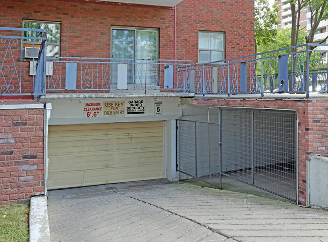 The Brockton Apartments in Hamilton, ON - Building Photo - Building Photo