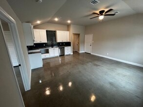 121 Lollipop in Weatherford, TX - Building Photo - Building Photo