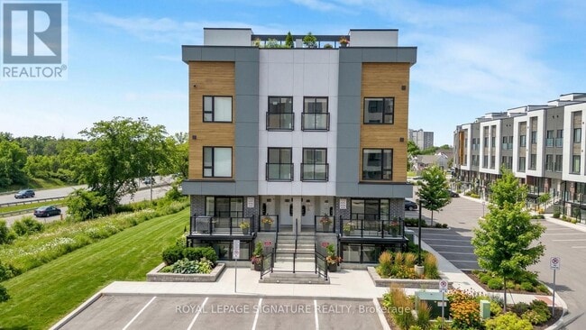 16 Melbourne Ave in St Catharines, ON - Building Photo - Building Photo