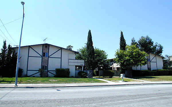 10217-10221 Park Cor W in Cupertino, CA - Building Photo - Building Photo