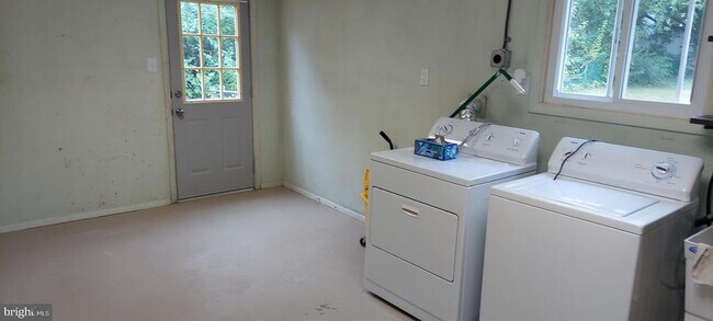 17312 Hughes Rd in Poolesville, MD - Building Photo - Building Photo
