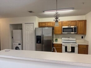 7920 Merrill Rd, Unit 2011 in Jacksonville, FL - Foto de edificio - Building Photo