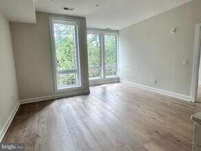 4319 Harrison St NW in Washington, DC - Foto de edificio - Building Photo