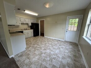 47 Sheila Dr in Hinesville, GA - Foto de edificio - Building Photo