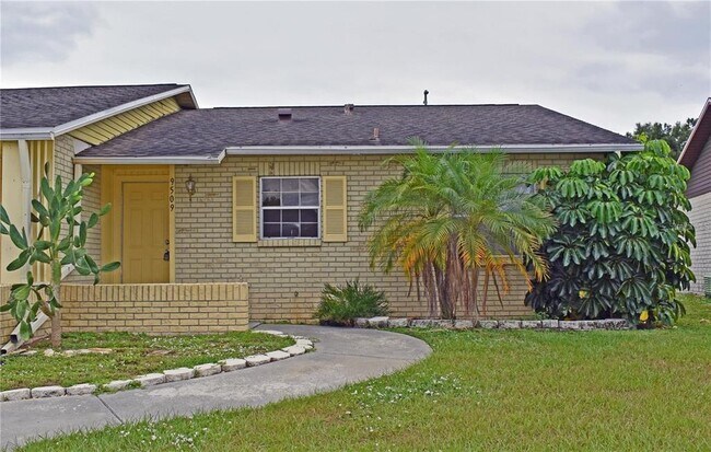 9509 Fieldview Cir in Thonotosassa, FL - Building Photo - Building Photo