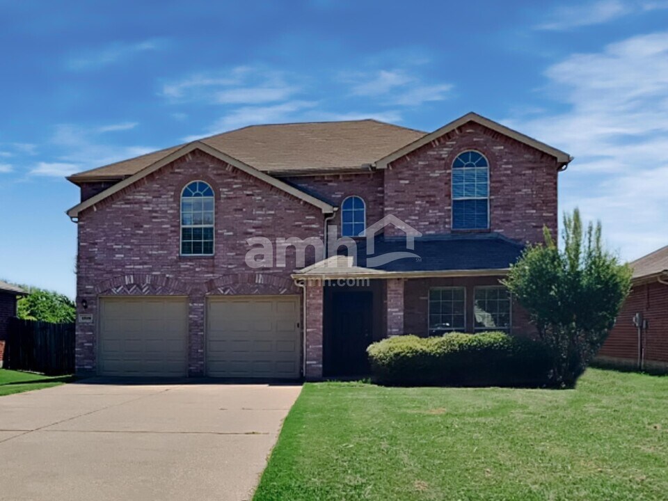 12529 Patnoe Dr in Burleson, TX - Building Photo