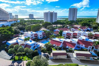 505 Serendipity Dr in Naples, FL - Building Photo - Building Photo