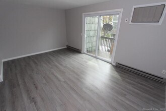 1400 Meriden Rd in Waterbury, CT - Building Photo - Building Photo