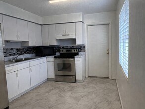 5016 22nd St W, Unit 5016 in Bradenton, FL - Building Photo - Building Photo