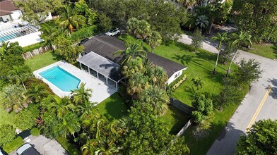 7340 SW 105th Terrace in Miami, FL - Foto de edificio - Building Photo