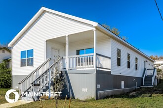 1825 Center St in San Antonio, TX - Building Photo - Building Photo