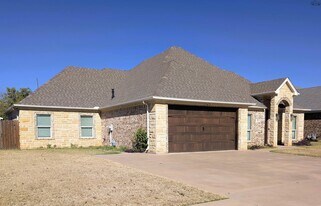 2916 S Shepherds Glen in Wichita Falls, TX - Building Photo