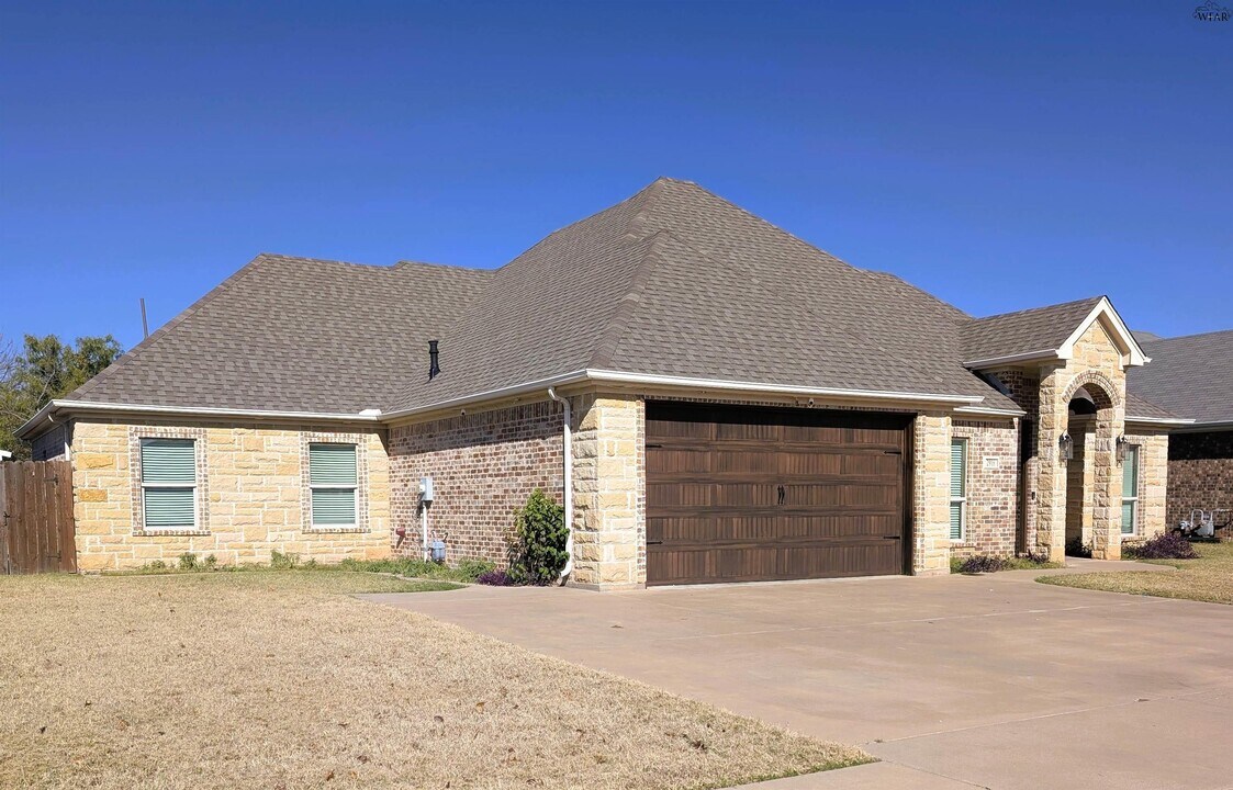 2916 S Shepherds Glen in Wichita Falls, TX - Building Photo