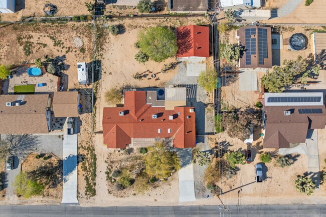 58328 Bonanza Dr in Yucca Valley, CA - Building Photo - Building Photo