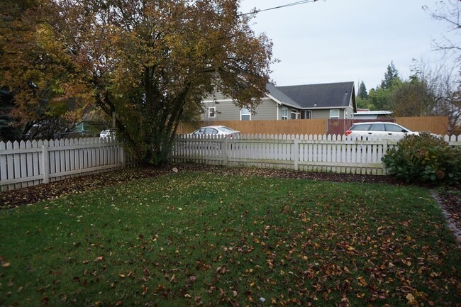 7621 NE Going St in Portland, OR - Building Photo - Building Photo