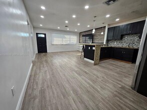 19601 NE Miami Ct in Miami, FL - Building Photo - Building Photo