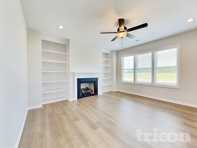 77 Sawyer Ml Dr in Dunn, NC - Foto de edificio - Building Photo