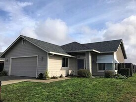 56 Hawes Wy in Oroville, CA - Building Photo