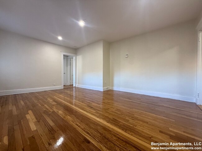 1626 Commonwealth Ave, Unit 4 in Boston, MA - Building Photo - Building Photo