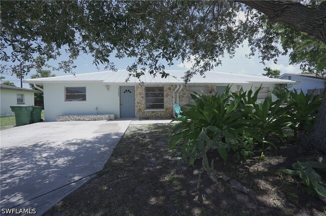 property at 1193 S Alhambra Cir