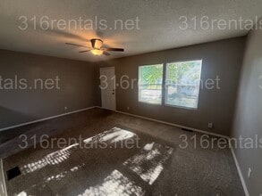 2669 S Santa Fe St in Wichita, KS - Building Photo - Building Photo