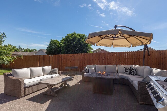 property at 5260 Wyandot St