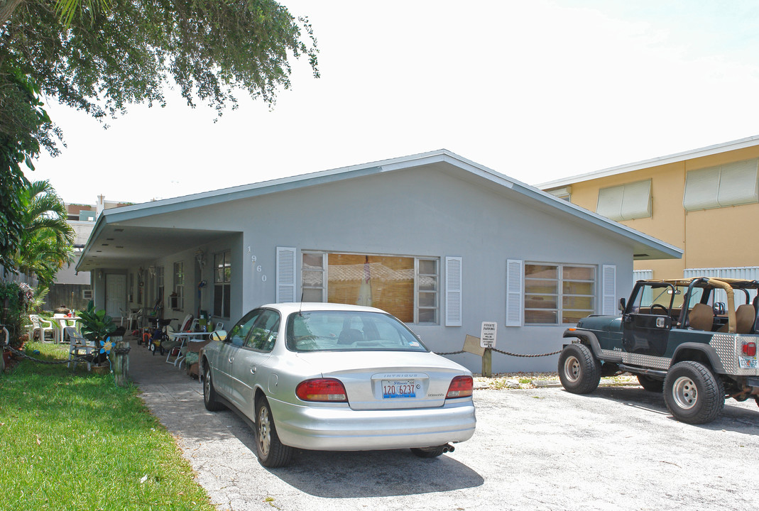 1960 NE 3rd St in Deerfield Beach, FL - Building Photo