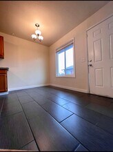 36 SE 80th Ave in Portland, OR - Building Photo - Building Photo
