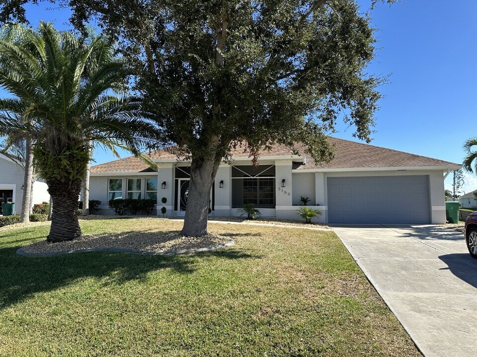 5186 Forbes Terrace in Port Charlotte, FL - Building Photo