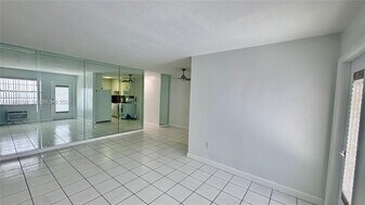 919 Michigan Ave in Miami Beach, FL - Building Photo
