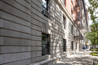 Madison Court in New York, NY - Building Photo - Building Photo