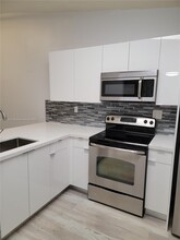 9942 Nob Hill Ln, Unit 9942 in Sunrise, FL - Foto de edificio - Building Photo