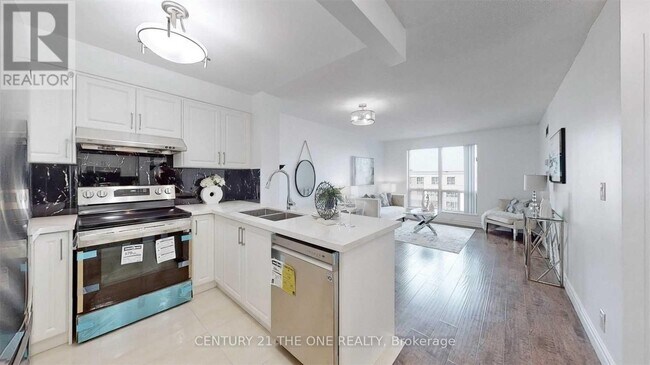 1-501 Lee Centre Dr in Toronto, ON - Building Photo - Building Photo