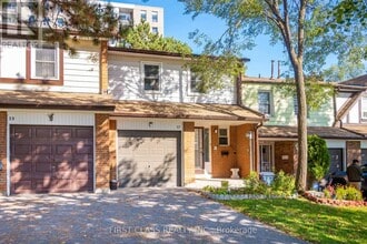 57 Dundalk Dr in Toronto, ON - Building Photo - Building Photo