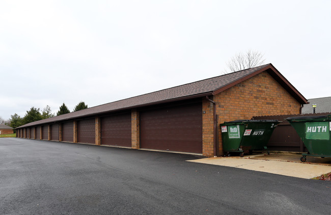 Eastwood Apartments in Akron, OH - Foto de edificio - Building Photo