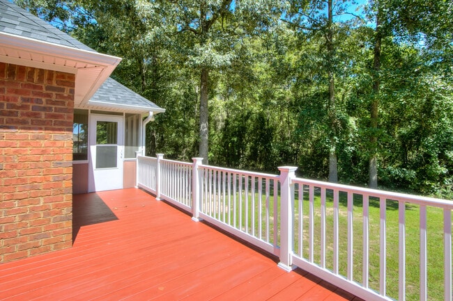 3165 Foxcroft Cir in Sumter, SC - Building Photo - Building Photo