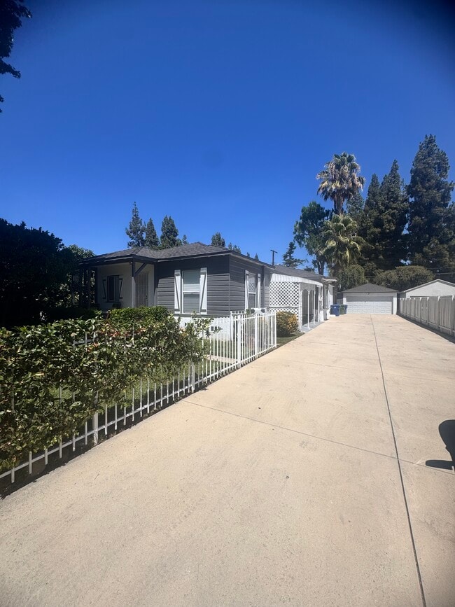 property at 6714 Aldea Ave