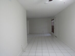 2110 SE Edler Dr in Stuart, FL - Building Photo - Building Photo